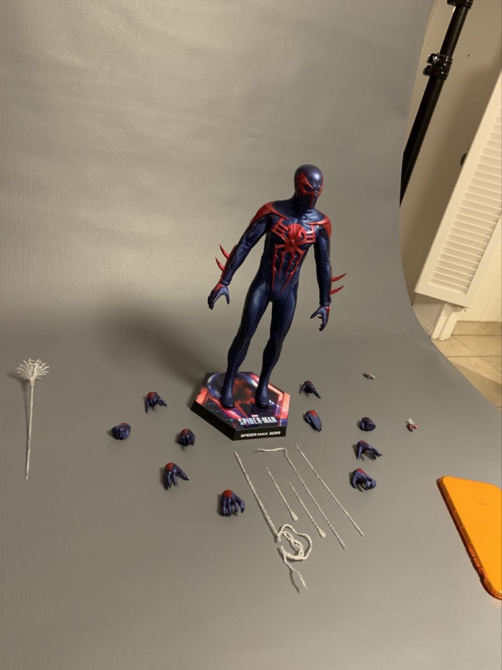 Hot Toys Marvel Spider-Man 2099 Black Suit - Hot Toys (Video Game Masterpiece Series) action figure collectible [Barcode 4895228605016] - Main Image 3