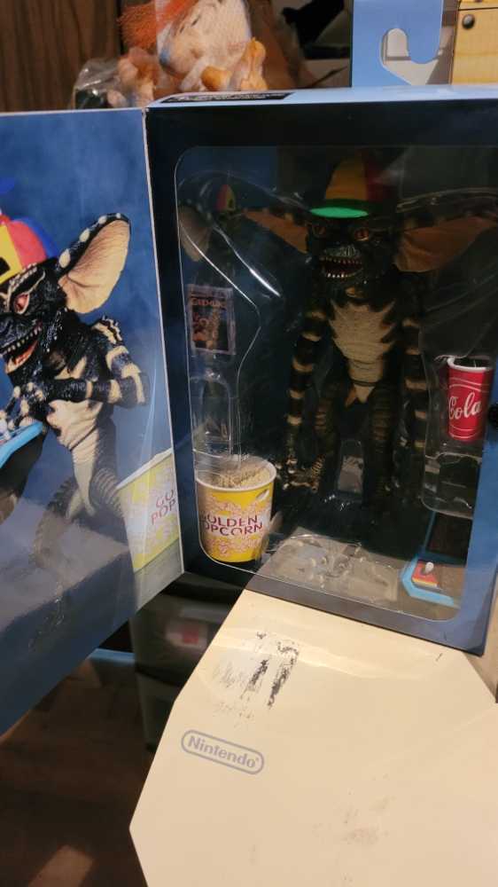 Ultimate Gamer Gremlin - Neca (Gremlins) action figure collectible - Main Image 2
