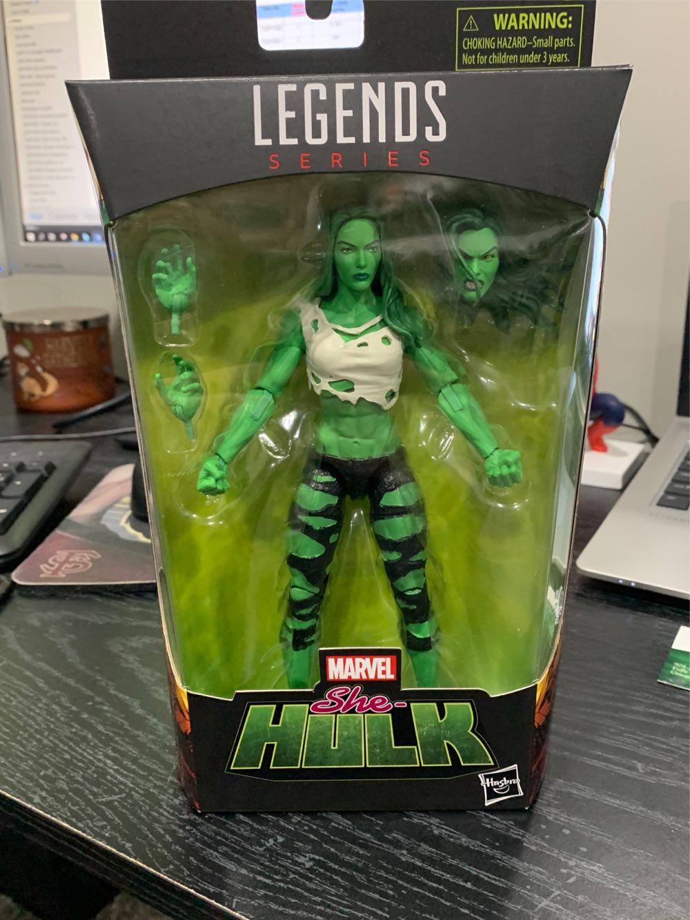 She-hulk (GREEN) - Hasbro (Marvel Legends) action figure collectible [Barcode 5010993842391] - Main Image 2