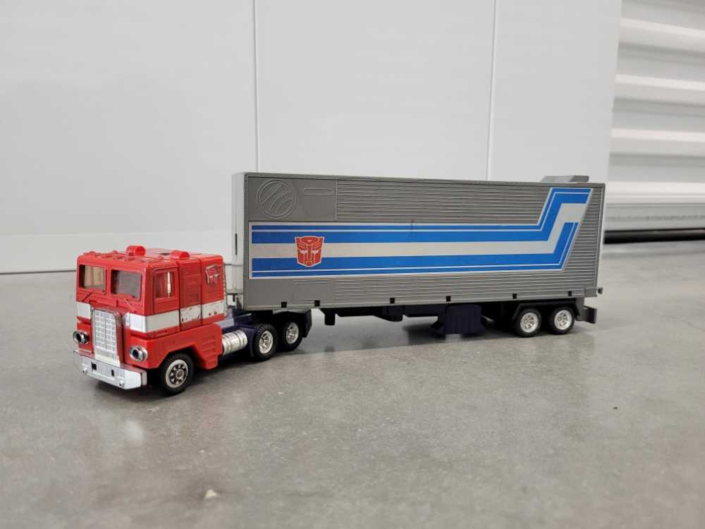 Marvel E1974 Hasbro Legends Series 12” Deadpool Action Figure From Uncanny X-force Comics With Blaster Weapon Accessories & 30 Points Of Articulation Amazon Exclusive