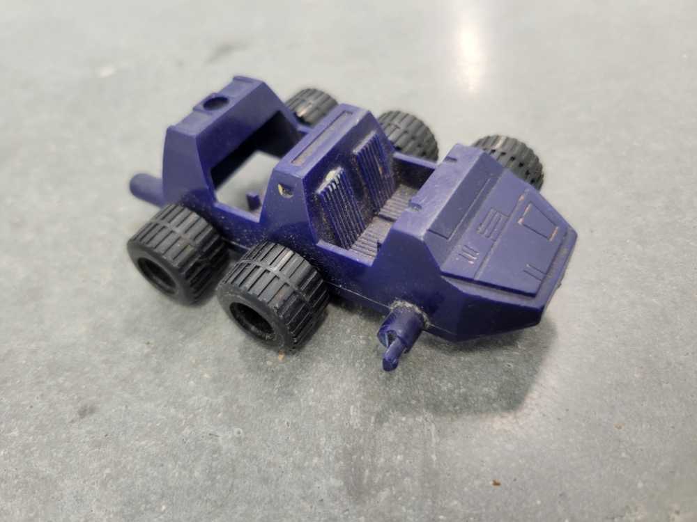 Optimus Prime Leader 6th Original Missing Gun, Missiles, Gas Pump And Hose - Hasbro (1984) action figure collectible - Main Image 3