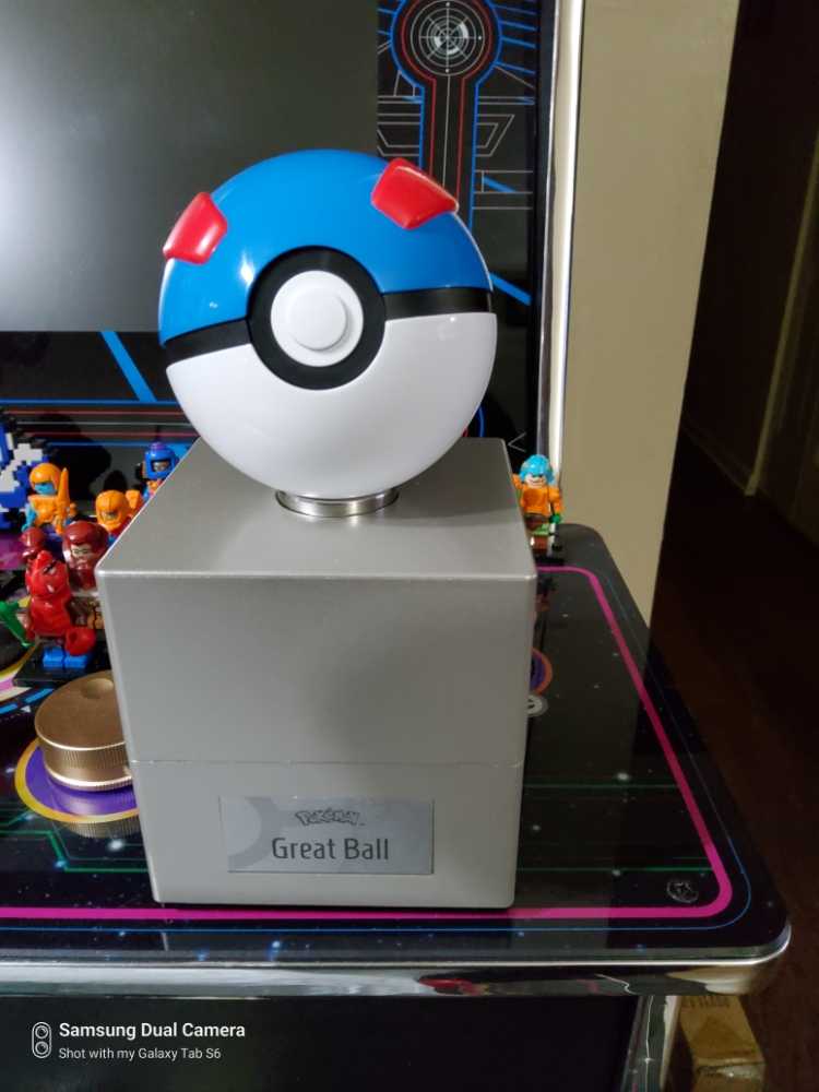 1:1 Scale: Pokémon - Great Ball - Wand Company (Electronic Replica) action figure collectible [Barcode 5060178520514] - Main Image 3