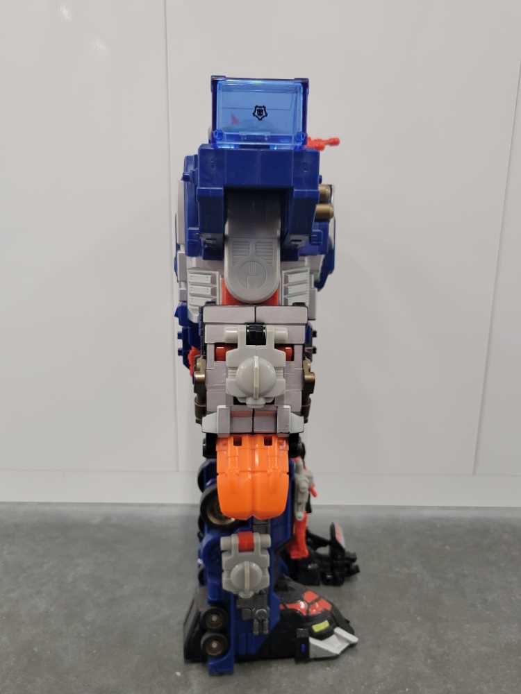 Omega Sentinel - Hasbro (Energon) action figure collectible - Main Image 3