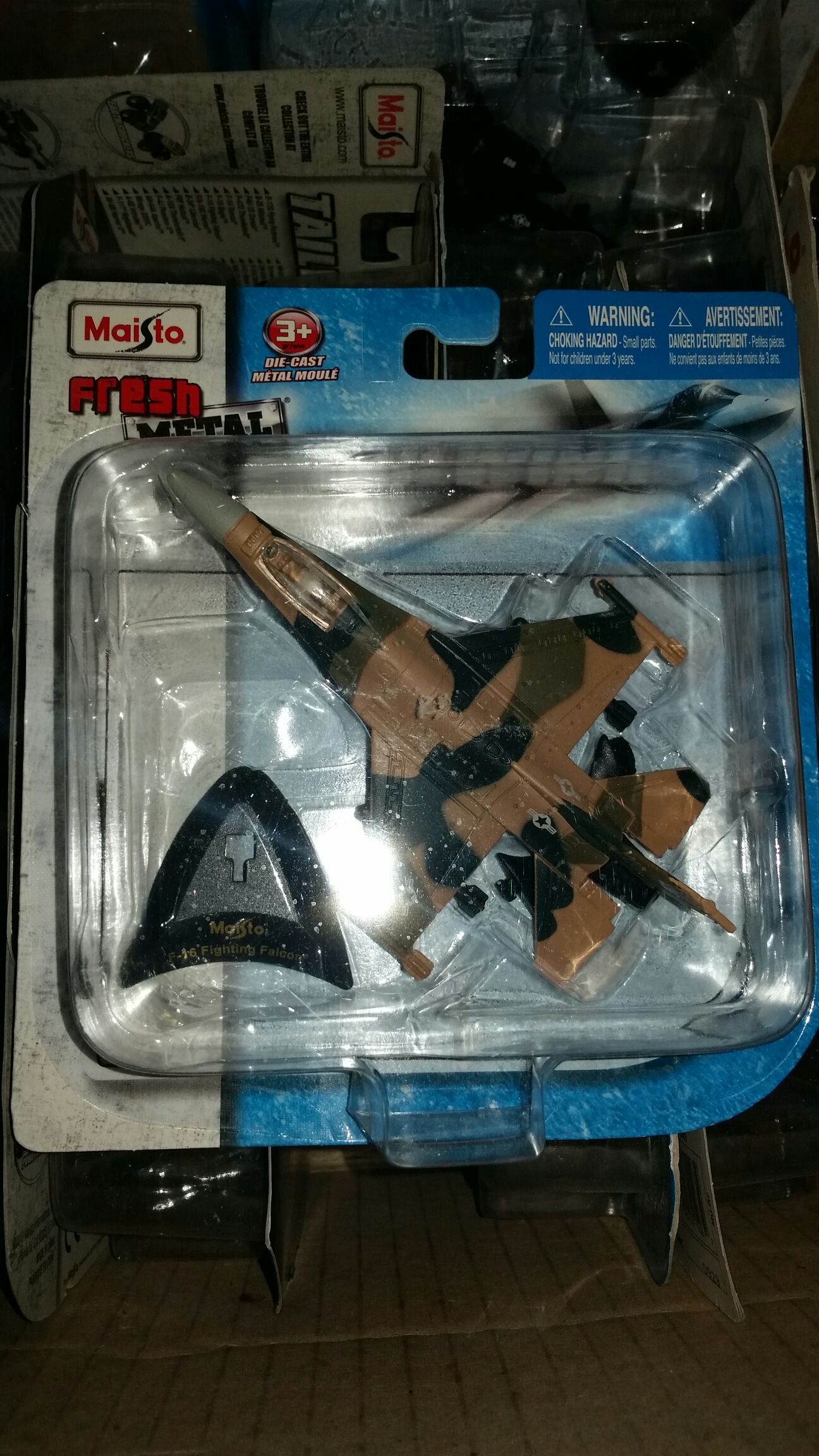 F-16 Fighting Falcon - Maisto (Fresh Metal: Tailwinds) action figure collectible - Main Image 1