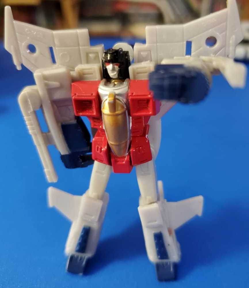 Starscream - Hasbro (Authentics) action figure collectible - Main Image 2