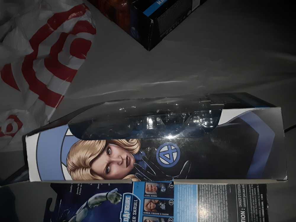 Marvel’s Invisible Woman  - Hasbro - Marvel Legends (Fantastic Four) action figure collectible [Barcode 02015163] - Main Image 3