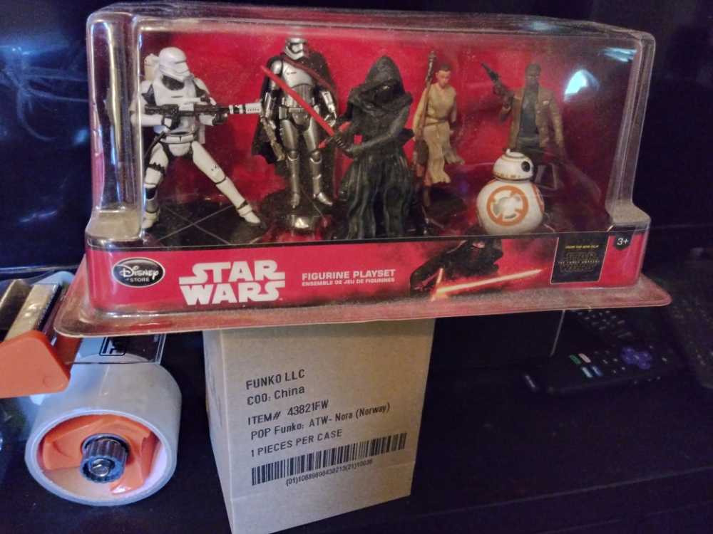 Disney Star Wars Figurine Set  (Episode VII: The Force Awakens) action figure collectible - Main Image 1