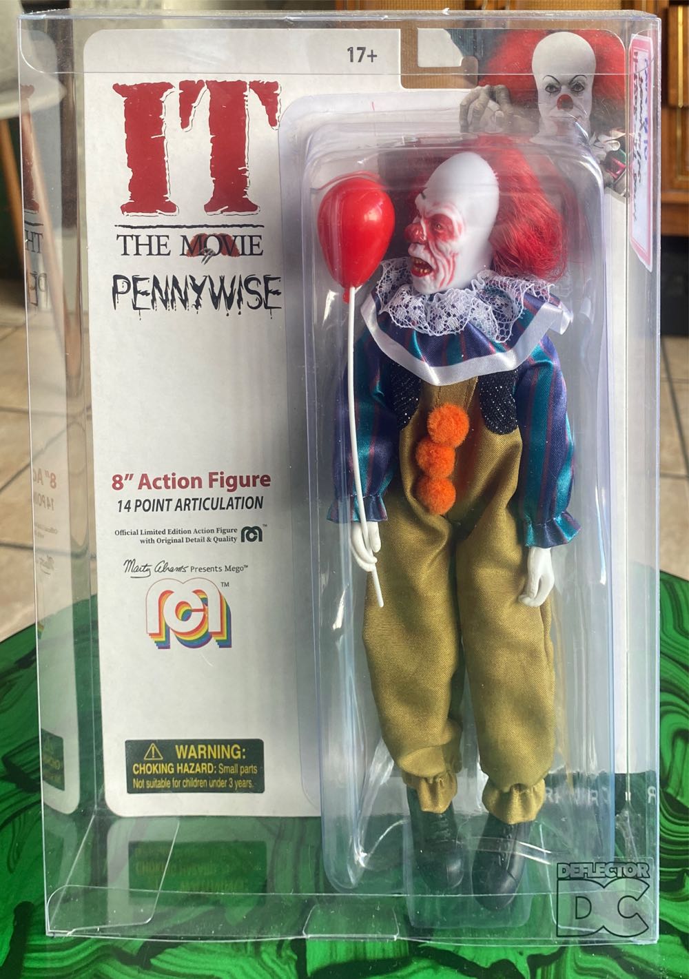 Pennywise (Burnt Face) - MEGO Corp. (IT (1990)) action figure collectible [Barcode 850003511962] - Main Image 3