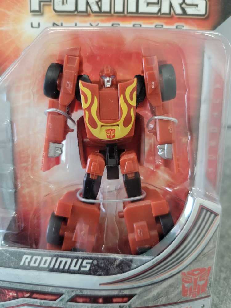 Rodimus Hot Rod Carded - Hasbro (Universe 2.0) action figure collectible [Barcode 653569373063] - Main Image 2