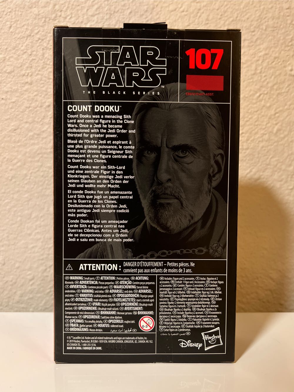 Red - #107: Count Dooku - Hasbro (Star Wars: Attack of the Clones Black Series) action figure collectible [Barcode 630509902910] - Main Image 2