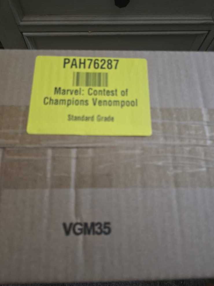 Hot Toys Marvel Venompool  action figure collectible [Barcode 4895228602510] - Main Image 2