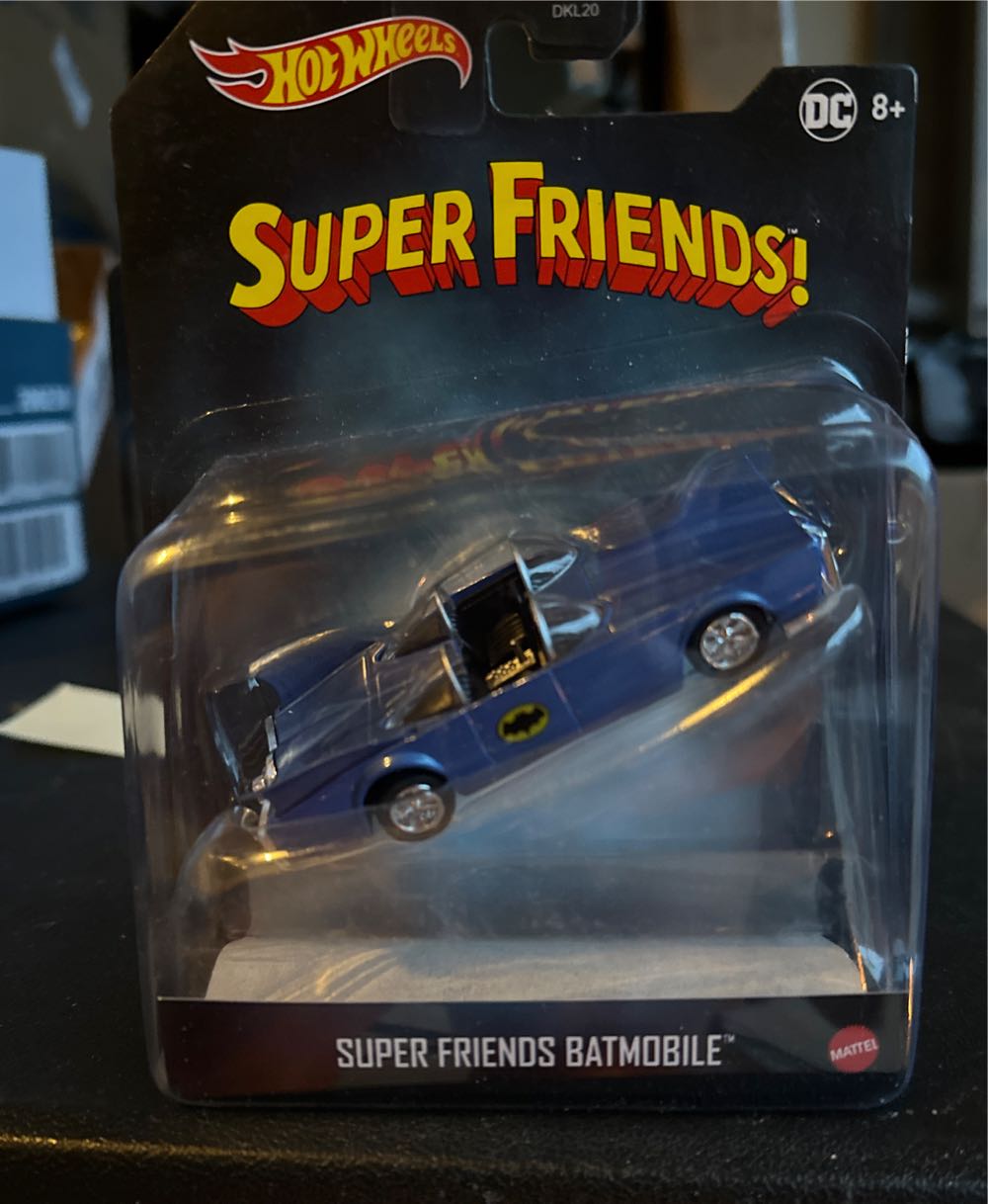 Super Friends Batmobile - Hot Wheels (Hot Wheels) action figure collectible [Barcode 887961242553] - Main Image 2