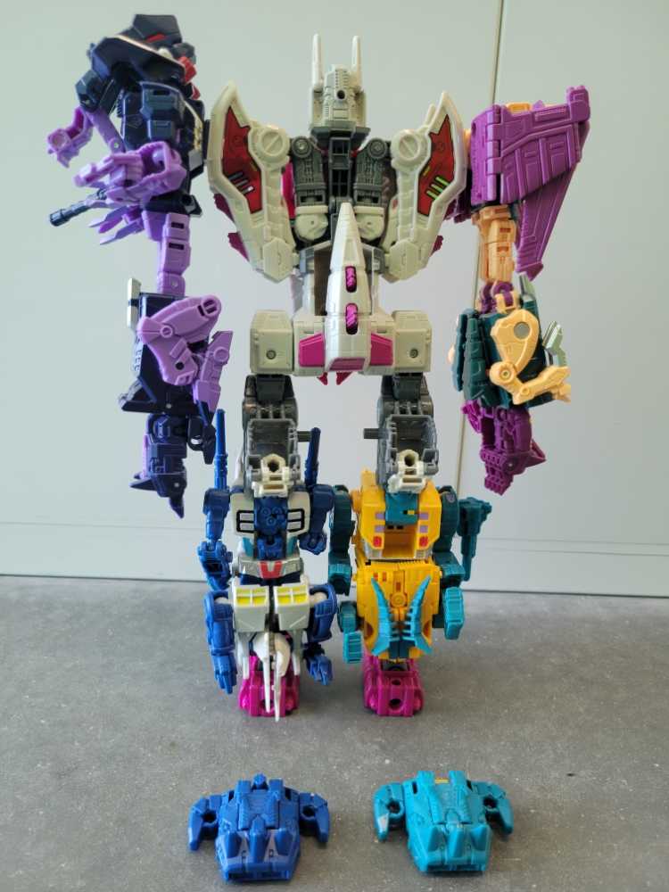 Abominus - Combiner - Hasbro (Transformers) action figure collectible - Main Image 4