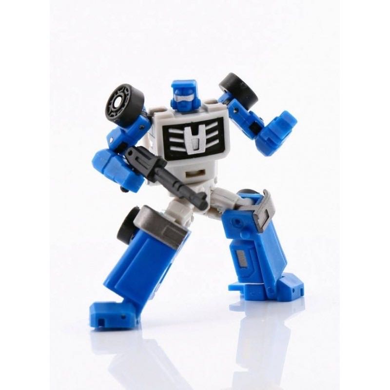 Four Wheel Drive (Beachcomber) & Surfer (Seaspray) 2-Pack - Magic Square (The Transformers) action figure collectible - Main Image 1