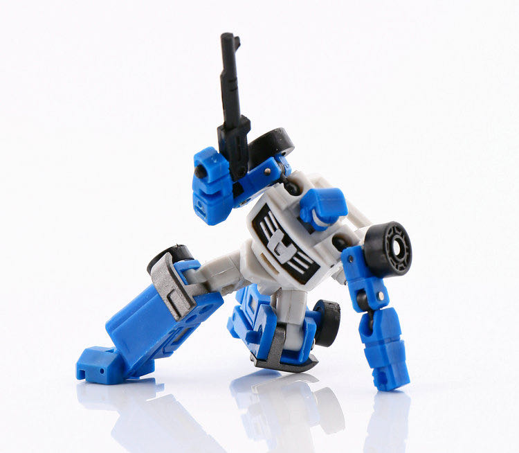 Four Wheel Drive (Beachcomber) & Surfer (Seaspray) 2-Pack - Magic Square (The Transformers) action figure collectible - Main Image 2
