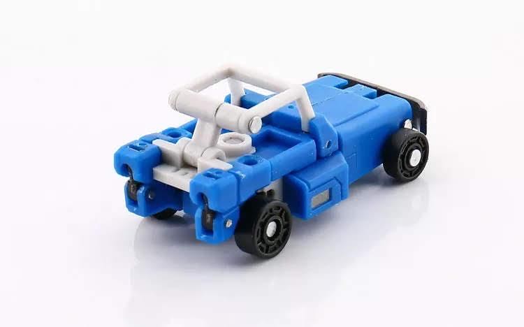 Four Wheel Drive (Beachcomber) & Surfer (Seaspray) 2-Pack - Magic Square (The Transformers) action figure collectible - Main Image 3
