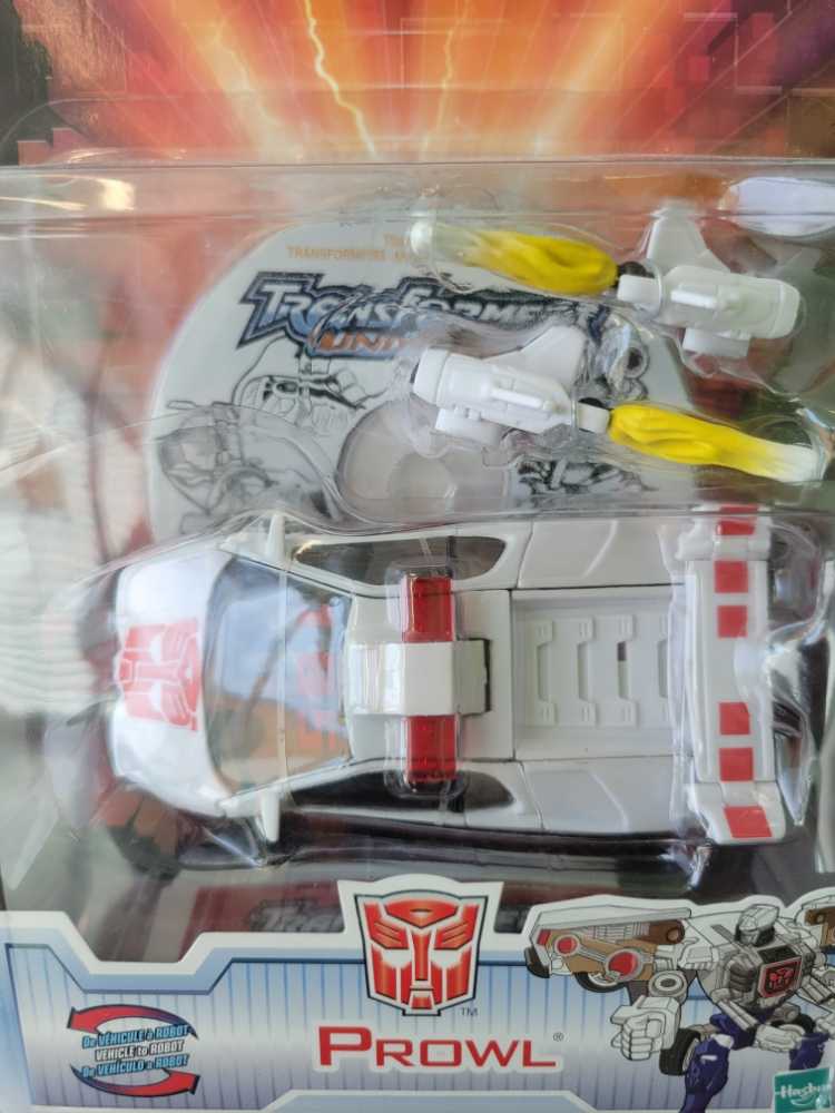 Prowl (Carded) - Hasbro (Universe) action figure collectible [Barcode 076930272374] - Main Image 2