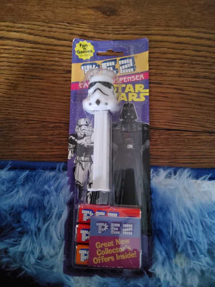 CHEWBACCA Candy Dispenser - PEZ Candy Inc. (Star Wars) action figure collectible [Barcode 073621090033] - Main Image 4