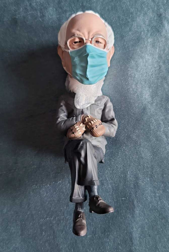 BERNIE SANDERS INAUGURATION DAY BOBBLEHEAD

 - Royal Bobbles (Political) action figure collectible [Barcode 814089012836] - Main Image 3