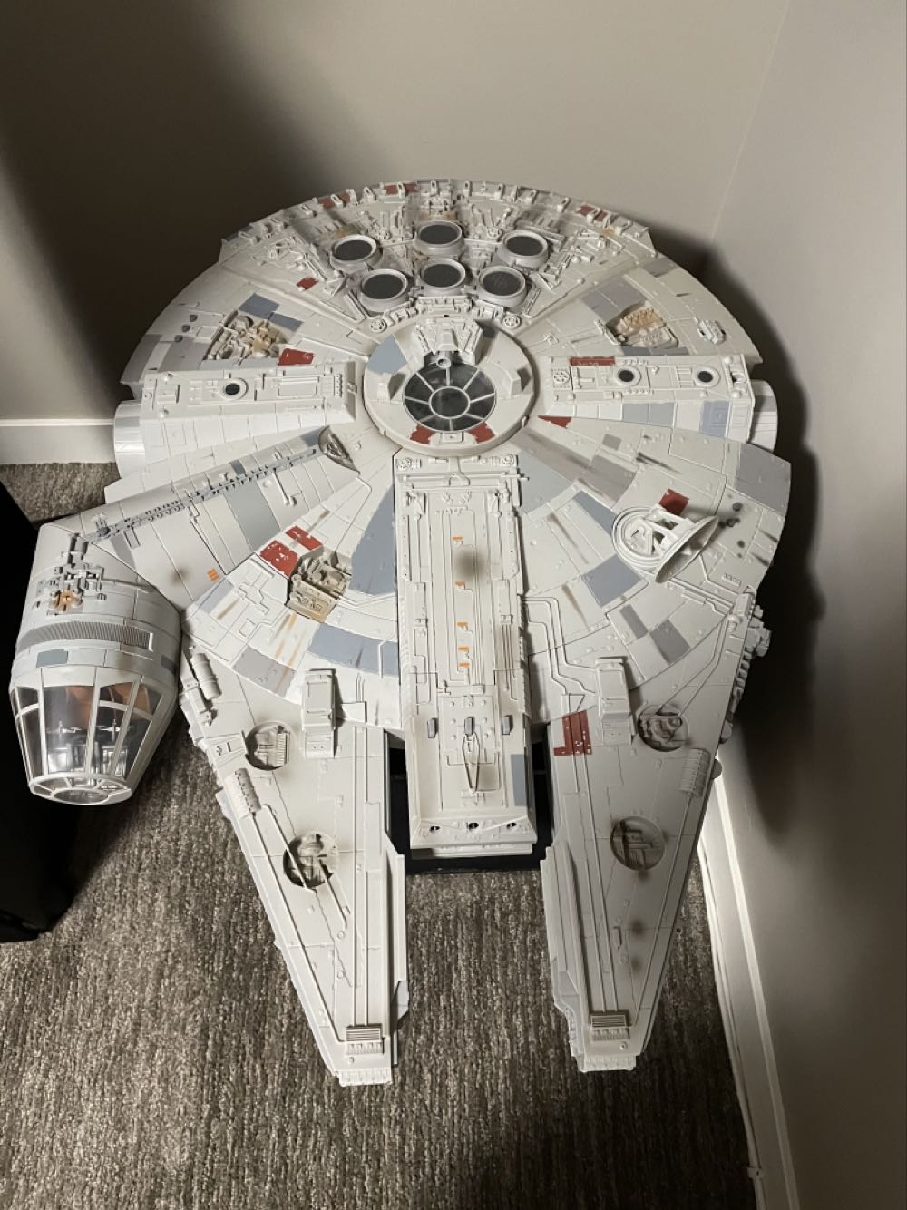Millennium Falcon - Hasbro (Legacy Collection) action figure collectible [Barcode 653569318439] - Main Image 2
