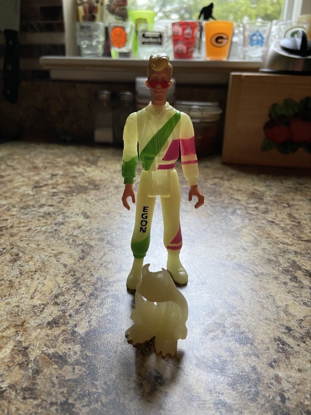 Real Ghostbusters Ecto glow Egon - Kenner action figure collectible - Main Image 2