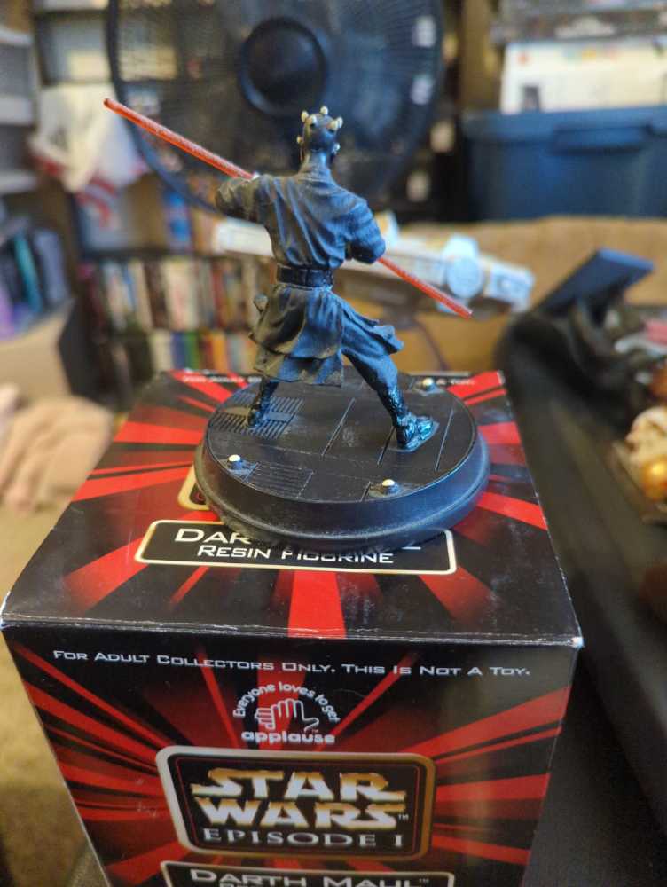 Darth Maul Resin Figurine - Applause action figure collectible [Barcode 083361617605] - Main Image 2