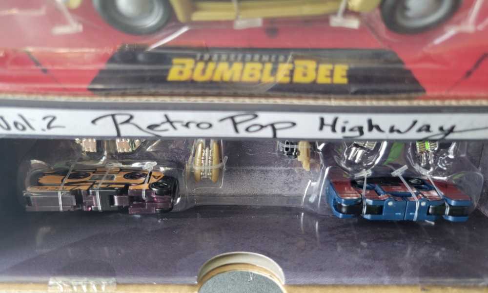 SDCC TF Bumblebee - Hasbro (Studio Series) action figure collectible - Main Image 3