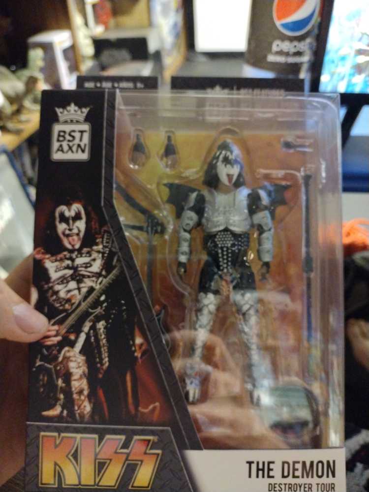 BST AXN The Loyal Subjects Kiss Destroyer The Demon - BST AXN (Kiss: Destroyer) action figure collectible [Barcode 850795008947] - Main Image 2