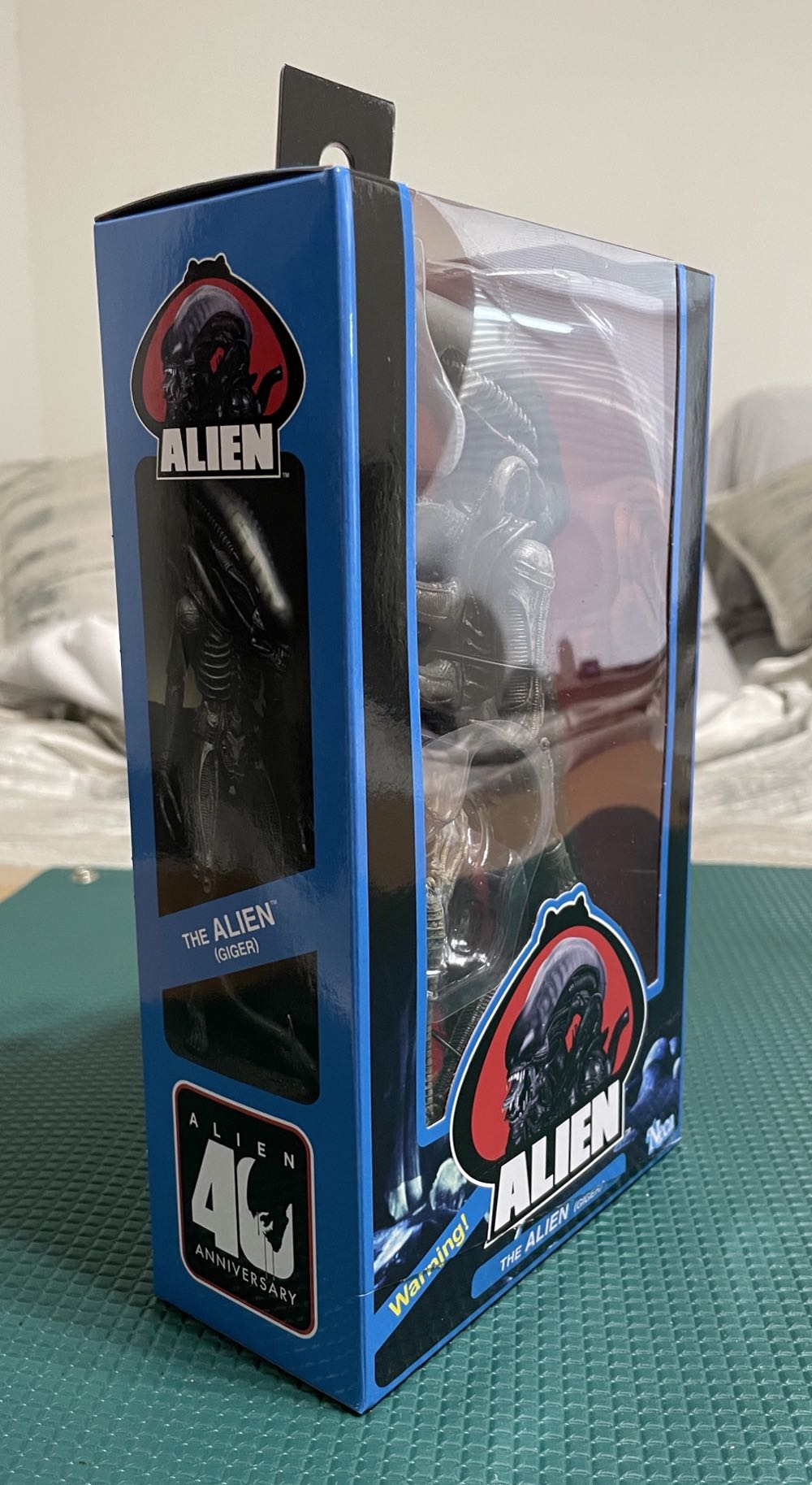 NECA: Alien - 40th Anniversary (Alien/Giger) - Neca (Alien 40th Anniversary) action figure collectible [Barcode 634482517109] - Main Image 3