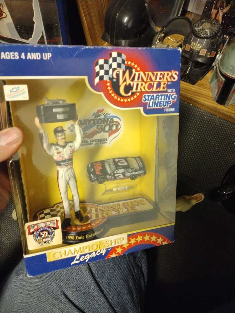 Dale Earnhardt - Winners Circle (Nascar) action figure collectible [Barcode 076281561530] - Main Image 2