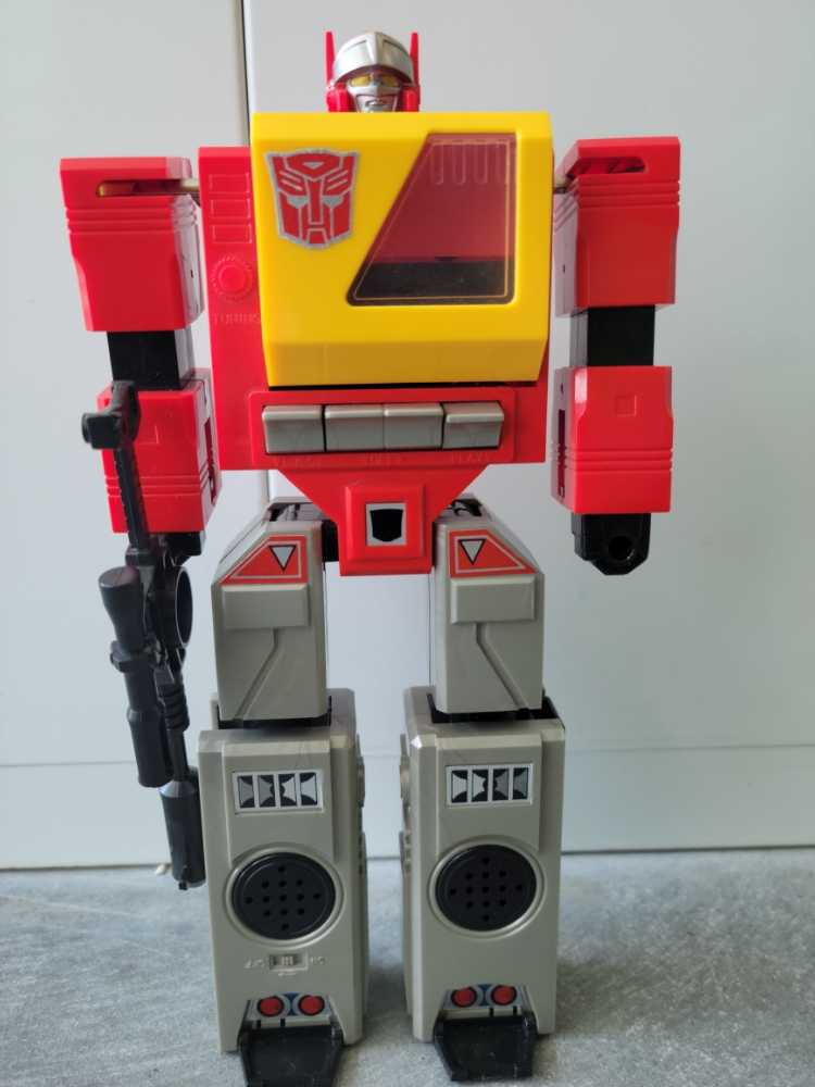 Blaster 1st Cassette Communications - Hasbro (1985) action figure collectible - Main Image 2