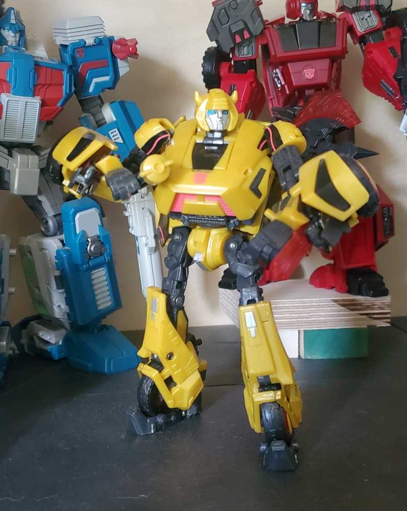 Bumblebee  - Hasbro / Takara Tomy (Mainline Figure) action figure collectible [Barcode 0653569915027] - Main Image 2