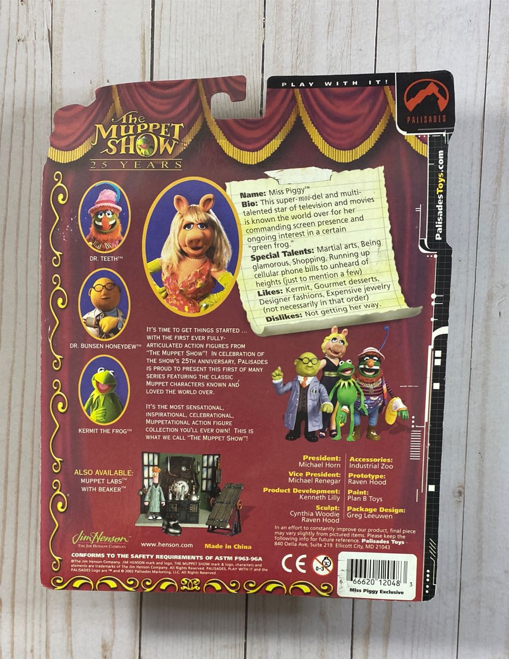 Miss Piggy Eb Exclusive Long Hair Version  action figure collectible [Barcode 666620120483] - Main Image 2