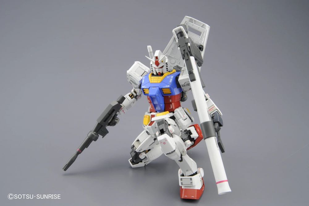 Bandai MG RX-78-2 Gundam (Ver. 3.0) - Bandai (Mobile Suit Gundam) action figure collectible [Barcode 4543112836557] - Main Image 3