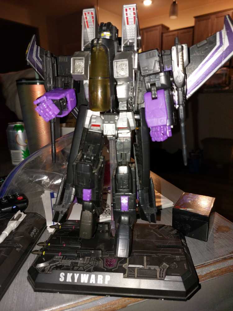 Transformers Masterpiece Skywarp  action figure collectible - Main Image 2