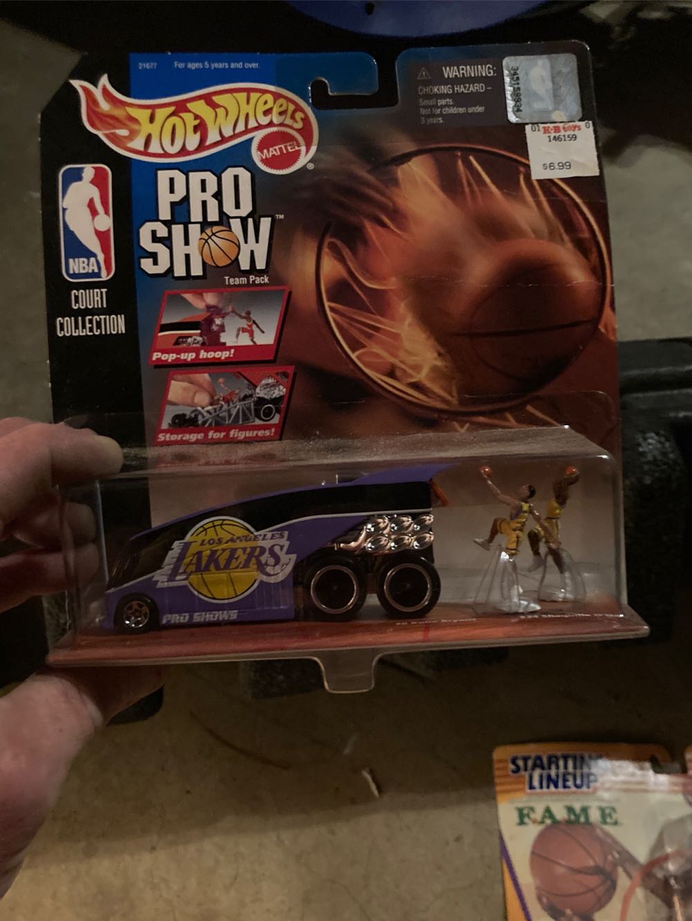 Hotwheels Pro Show Nba Court Collection Los Angeles Lakers - Hot Wheels (Mattel) action figure collectible [Barcode 074299216770] - Main Image 3
