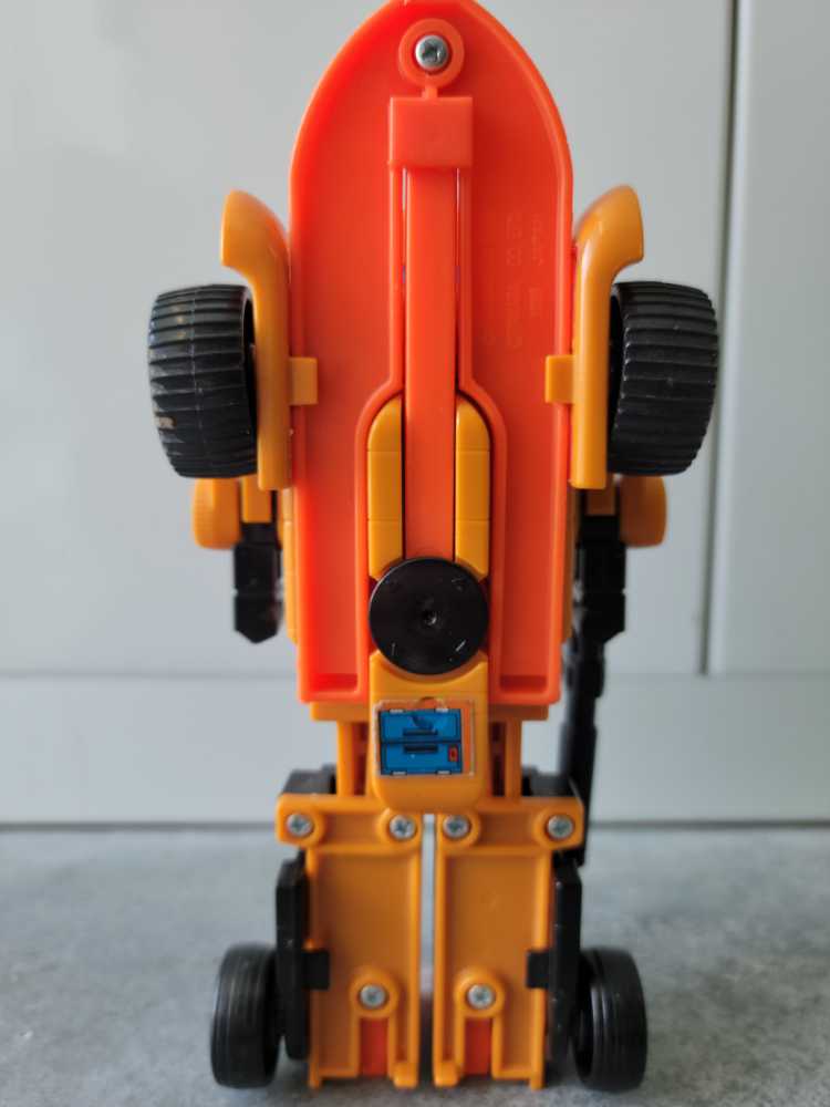 Sandstorm (Car Mode) - Hasbro (1986) action figure collectible - Main Image 4