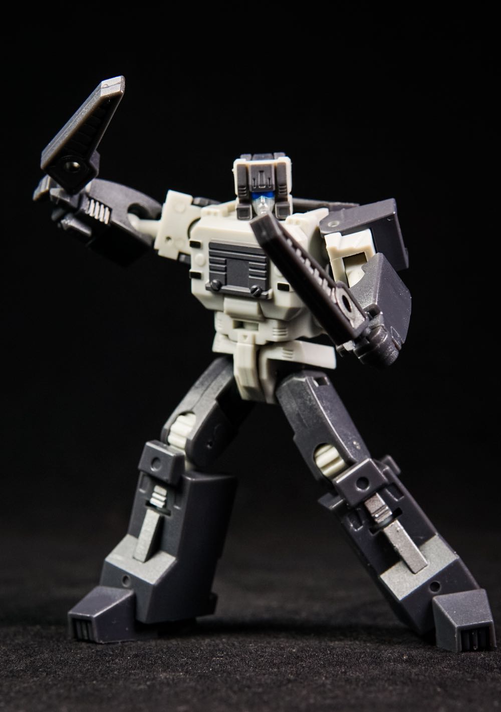 Day (Cerebros) & Night (Snapdragon) 2-Pack - Unique Toys (The Transformers) action figure collectible - Main Image 2