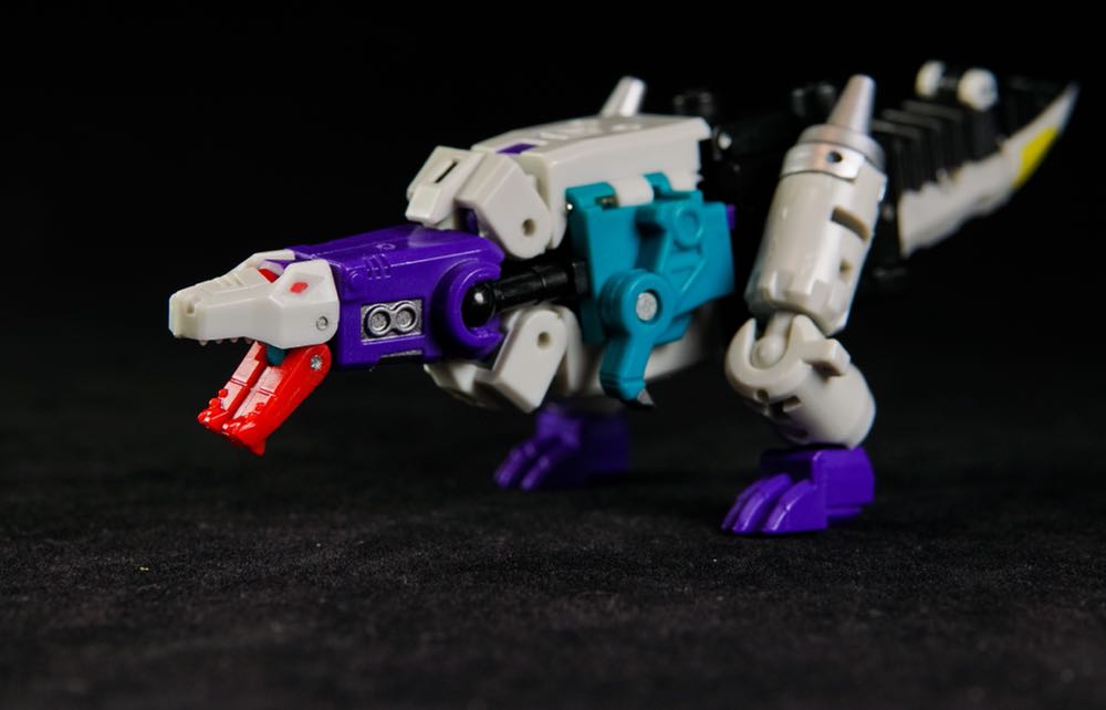 Day (Cerebros) & Night (Snapdragon) 2-Pack - Unique Toys (The Transformers) action figure collectible - Main Image 3