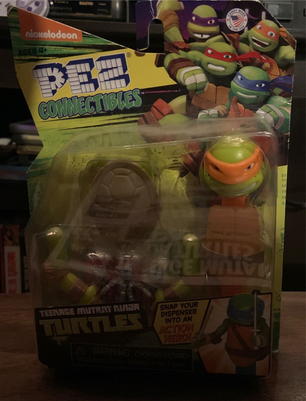 Pez Connectibles: Leonardo - PEZ Candy Company action figure collectible [Barcode 073621013407] - Main Image 2