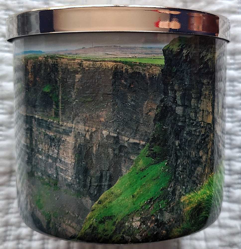 CANDLE: St. Patrick’s Day Goose Creek Ireland Green Moss 2021 - Goose Creek Candle (St. Patrick’s Day Candle) action figure collectible [Barcode 818489019068] - Main Image 4