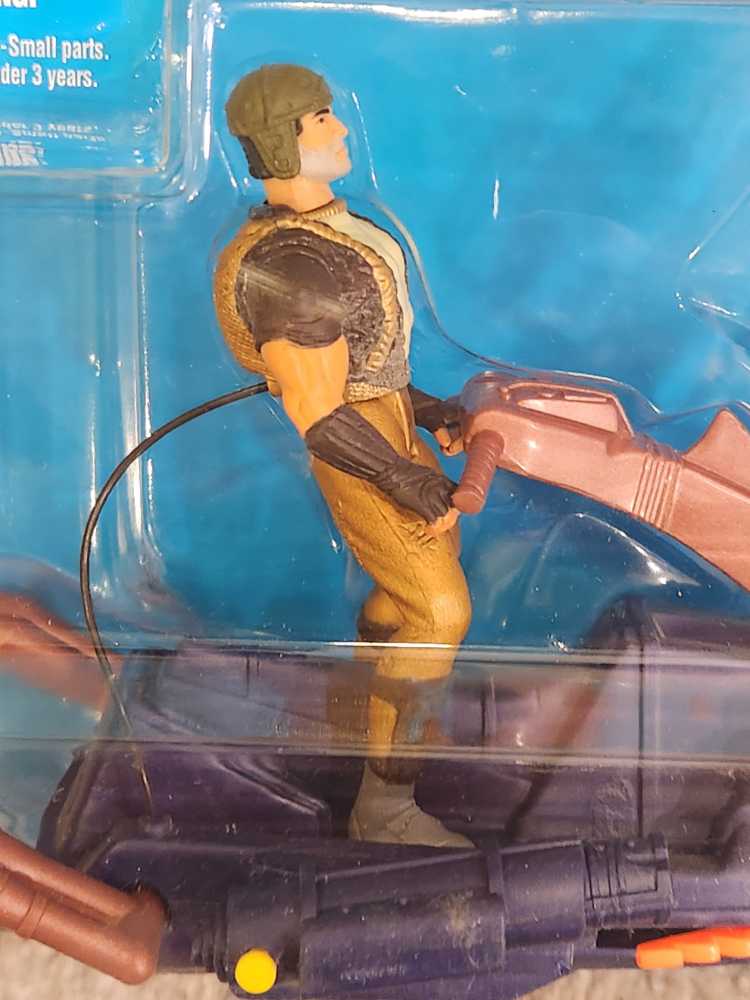 Smoker Thunder Ski - Kenner (Waterworld) action figure collectible [Barcode 076281628080] - Main Image 3