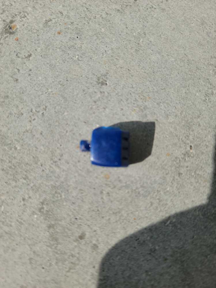 Optimus Prime (Repo) right fist  (Transformers Parts) action figure collectible - Main Image 3