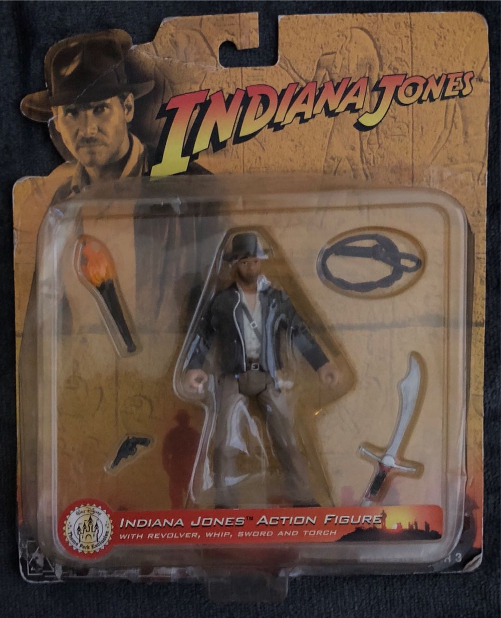 Indiana Jones 4.5” W Revolver & Whip  action figure collectible [Barcode 400227410017] - Main Image 3