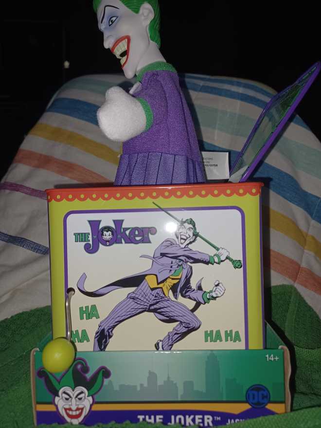 The Joker Jack In The Box - JLA Direct (The Joker) action figure collectible [Barcode 840417105833] - Main Image 4