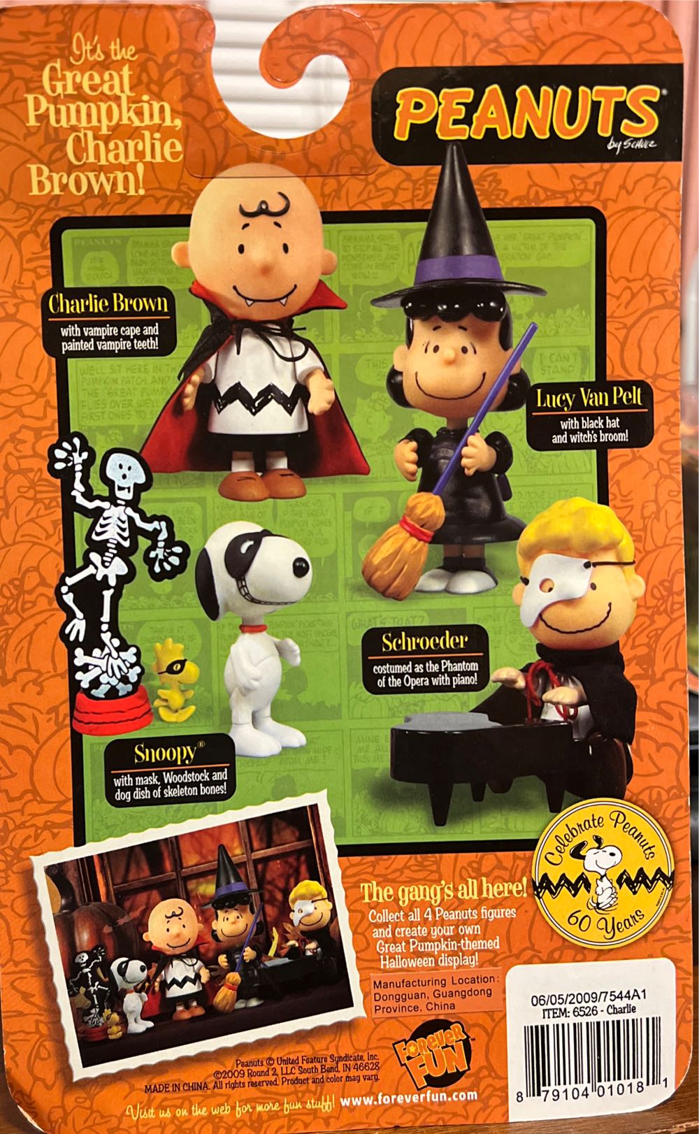 Peanuts Charlie Brown Vampire Great Pumpkin Doll Forever Fun - Forever Fun (Peanuts) action figure collectible [Barcode 879104010181] - Main Image 3
