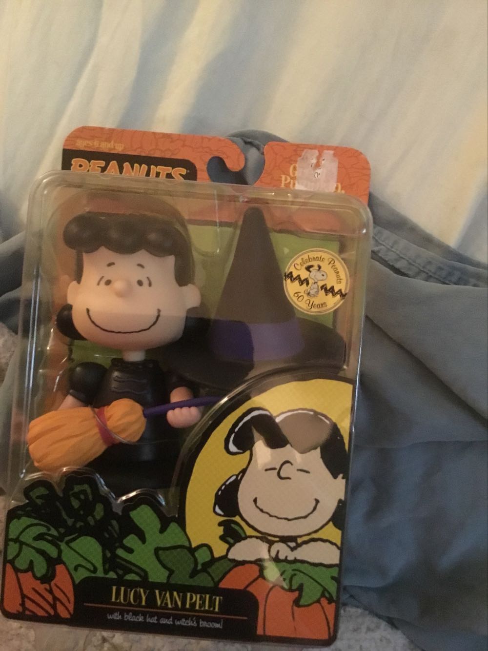 Livy Van Pelt - Forever Fun (Peanuts) action figure collectible [Barcode 879104010204] - Main Image 1