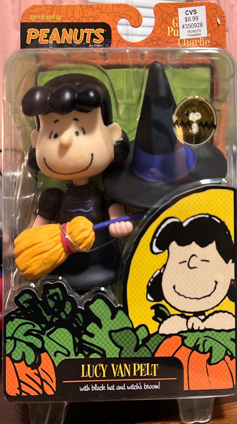 Livy Van Pelt - Forever Fun (Peanuts) action figure collectible [Barcode 879104010204] - Main Image 3