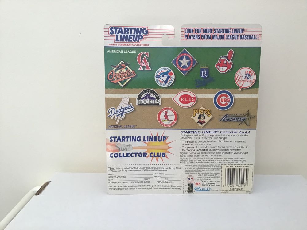 Cal Ripken, Jr. - Kenner action figure collectible - Main Image 2