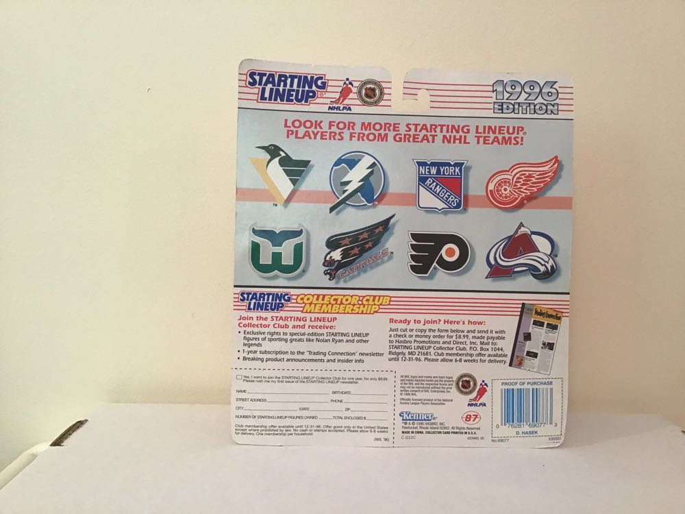 Dominik Hasek - Kenner action figure collectible - Main Image 2